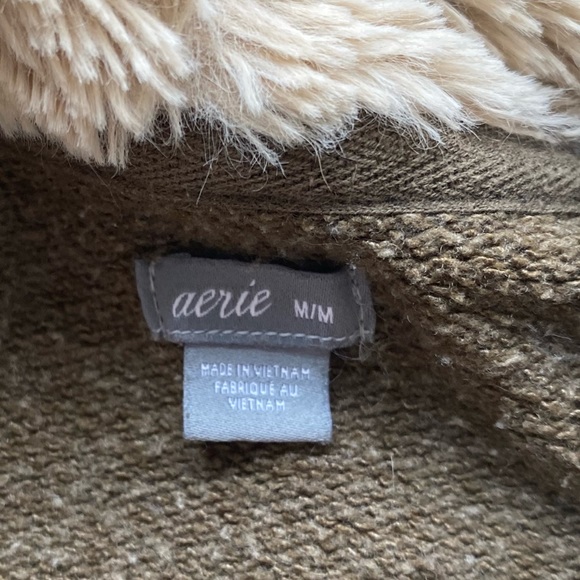 NWOT Aerie Oversized Army Green Fur Hood Sweatshirt: Size M - Picture 2 of 2